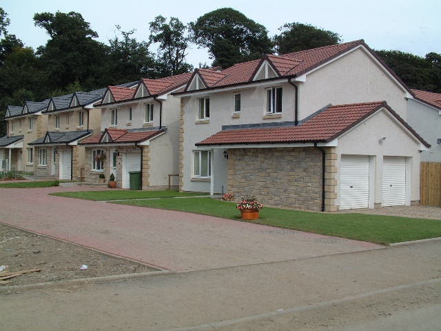 Photograph of The newer houses called Silver Meadows, in the village of Cambus, Clackmannanshire, Scotland.