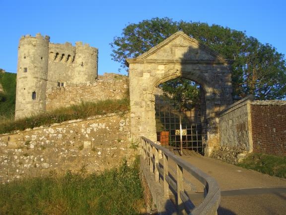 Carisbrooke Castle main gate photo by Karen Palmer