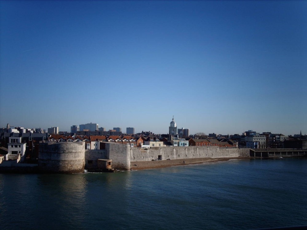 The Round Tower from the IOW ferry.  Taken 5th February 2006.