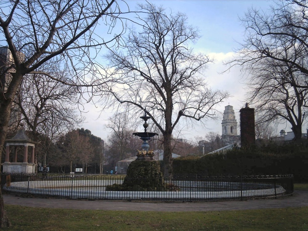 Victoria Park in the City Centre.

Taken: February 2006