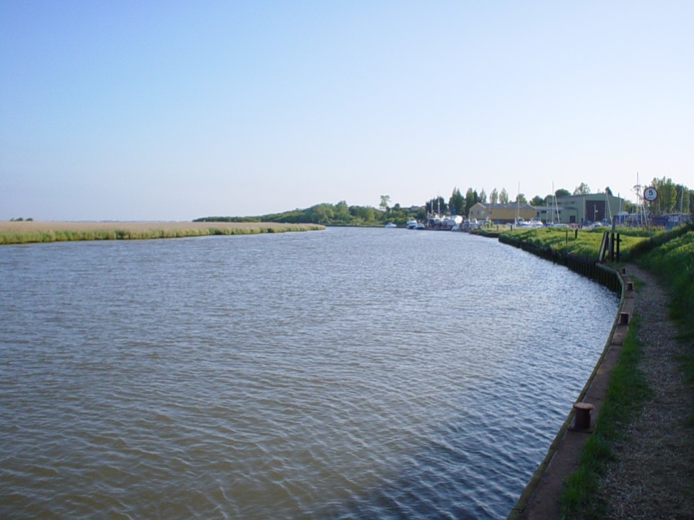 BURGH CASTLE, RIVER WAVENEY