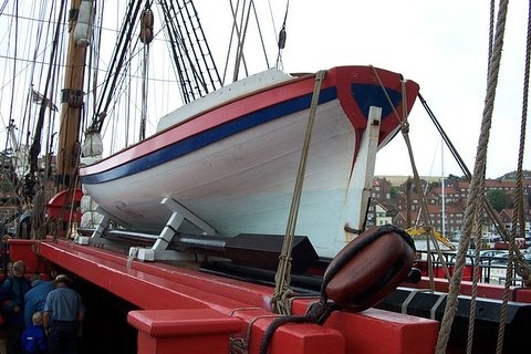 HMS BARK ENDEAVOUR at WHITBY 2001