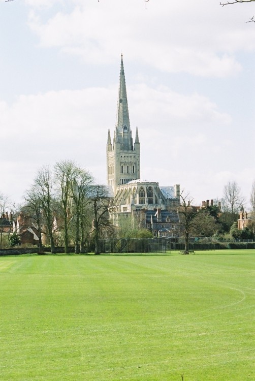 Norwich Cathedral, Norwich, Norfolk (April 06)