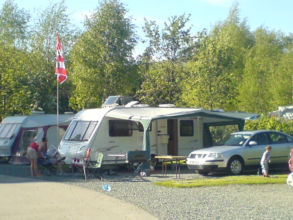 losehill caravan club site