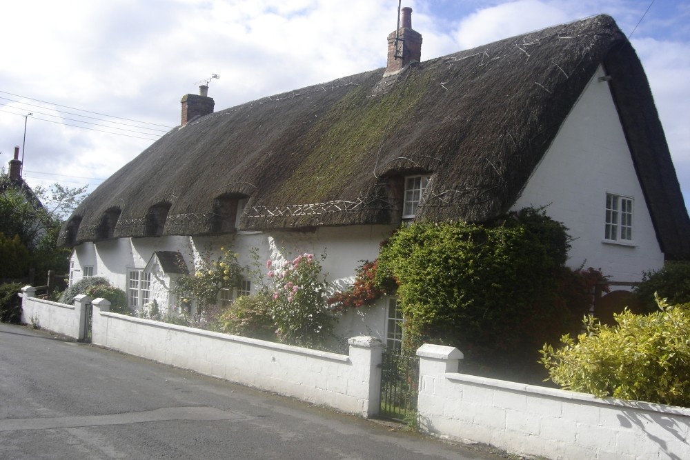 Thatched cottages in Amesbury Village, Wiltshire. 2005