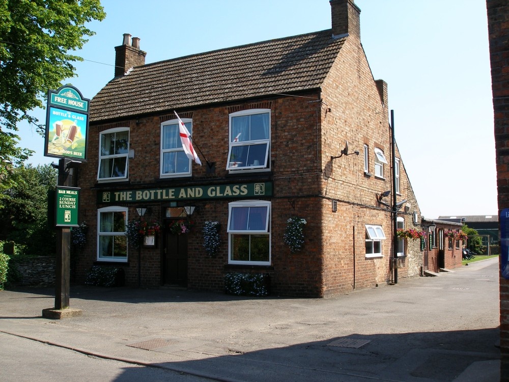 Normanby-by-Spital. Lincolnshire.
The village pub. The Bottle & Glass..