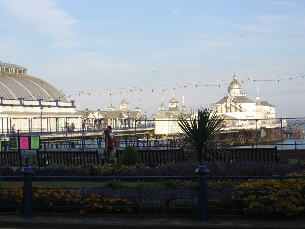 Eastbourne, Pier