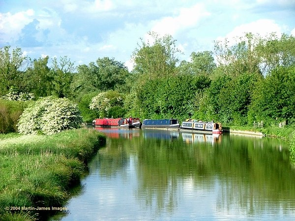 Photograph of Kennet & Avon Canal, Froxfield flight, Wiltshire (Just!)