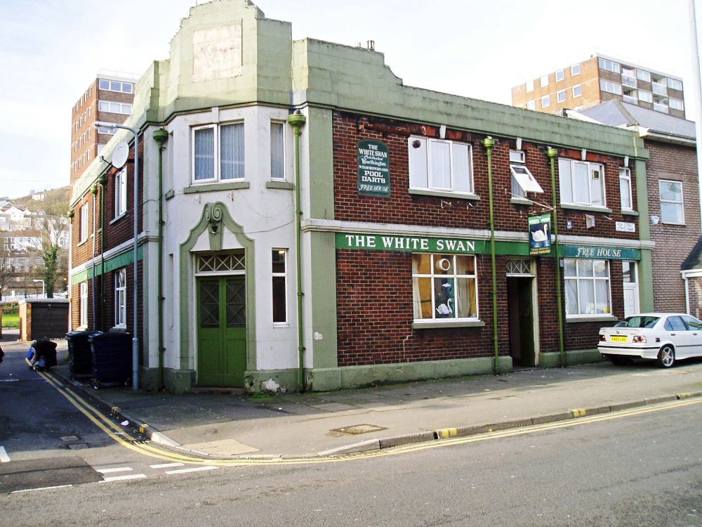 The White Swan, High Street. Traditional Pub, Circa 1930's.