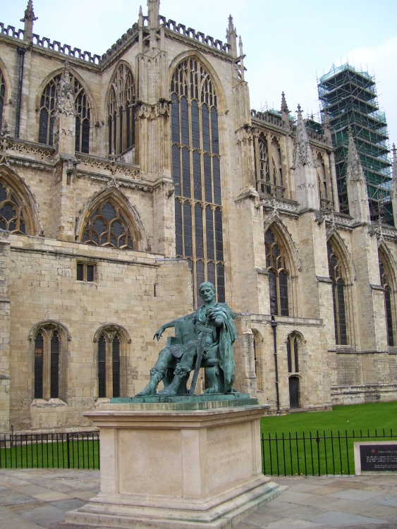 York Minster & Statue of Constantine in York, North Yorkshire.