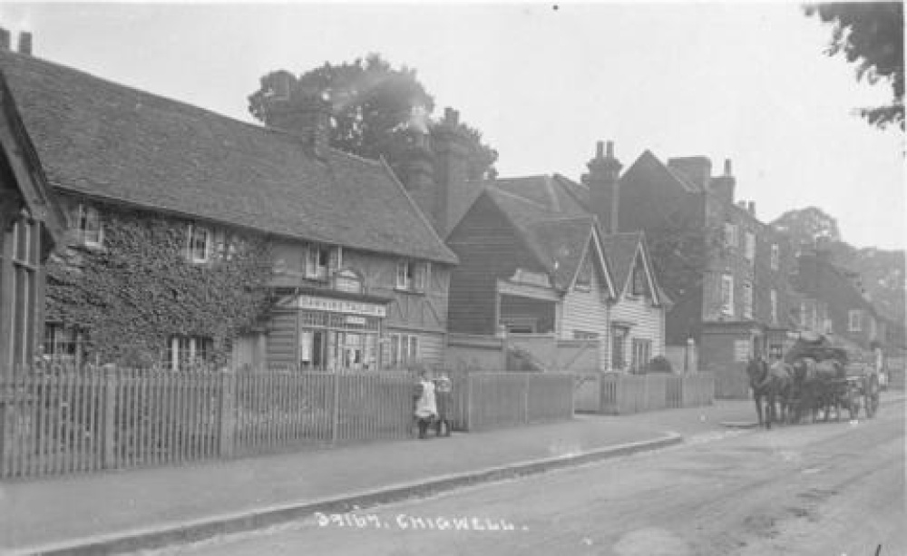Photograph of High Road 1913 - Chigwell, Essex