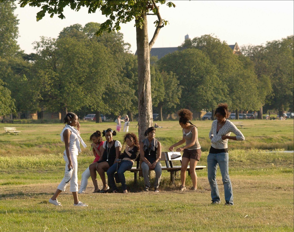 Girls on Wimbledon Common, Wimbledon, Greater London photo by Tony Tooth