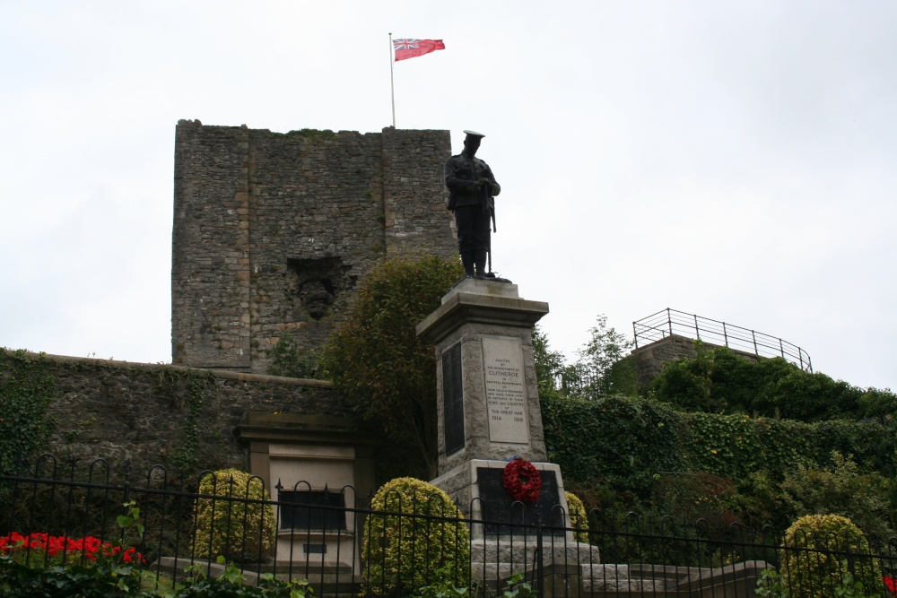 Clitheroe Castle, and Cenotaph.