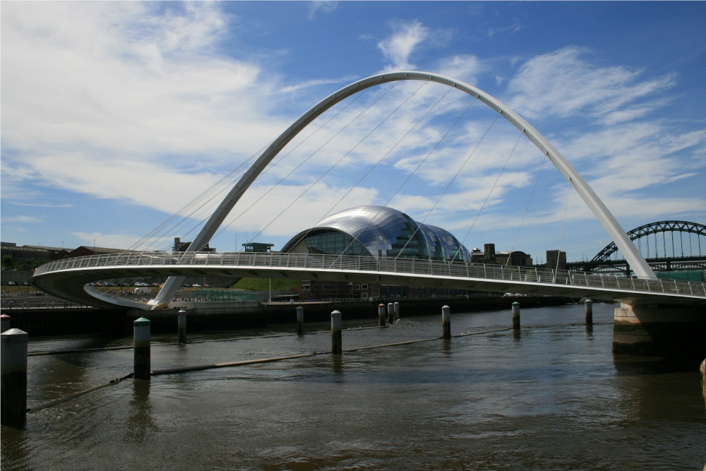 Gateshead Millennium Bridge. Bridge closed