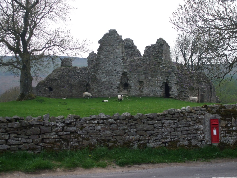 Pendragon Castle photo by Rick Forrest