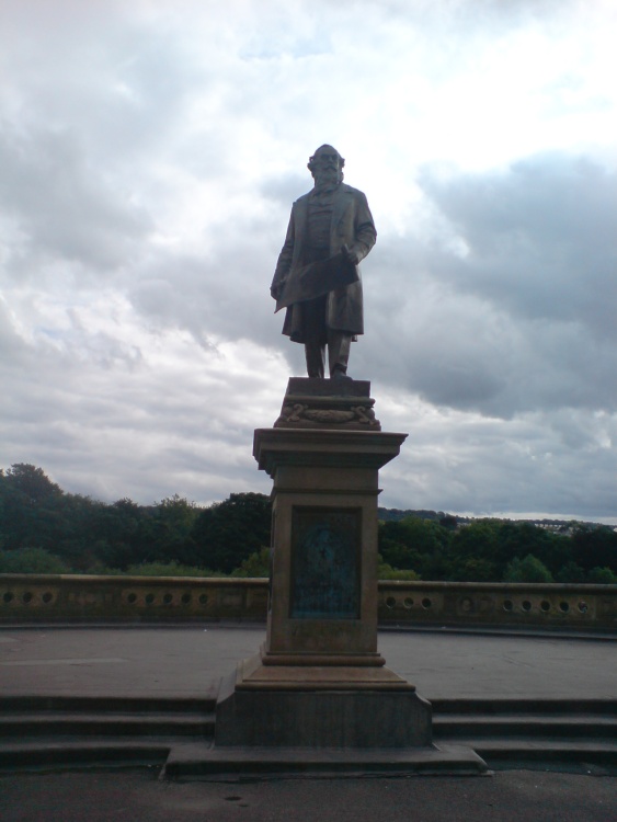 Sir Titus Salt's Statue