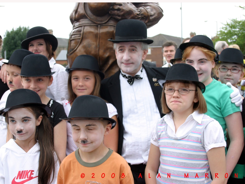 Stan Laurel statue