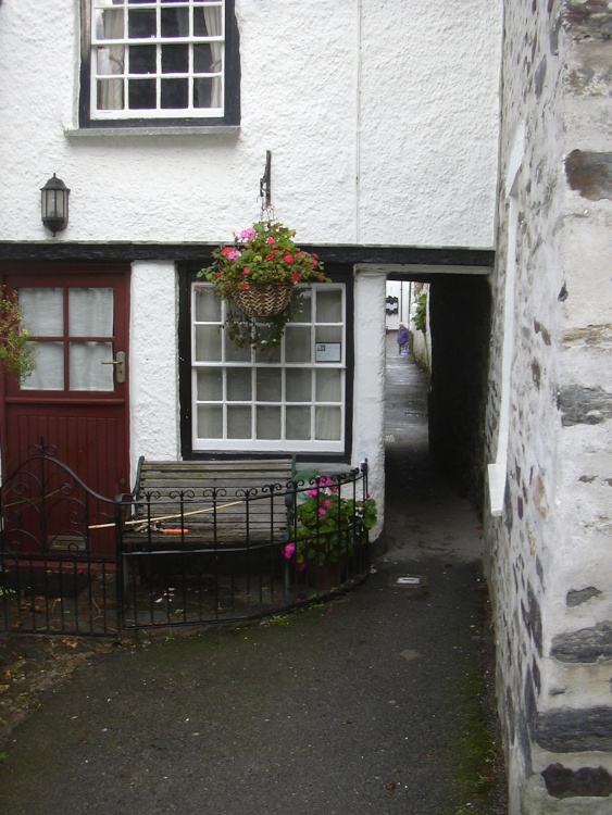 Temple Bar, England's narrowest street