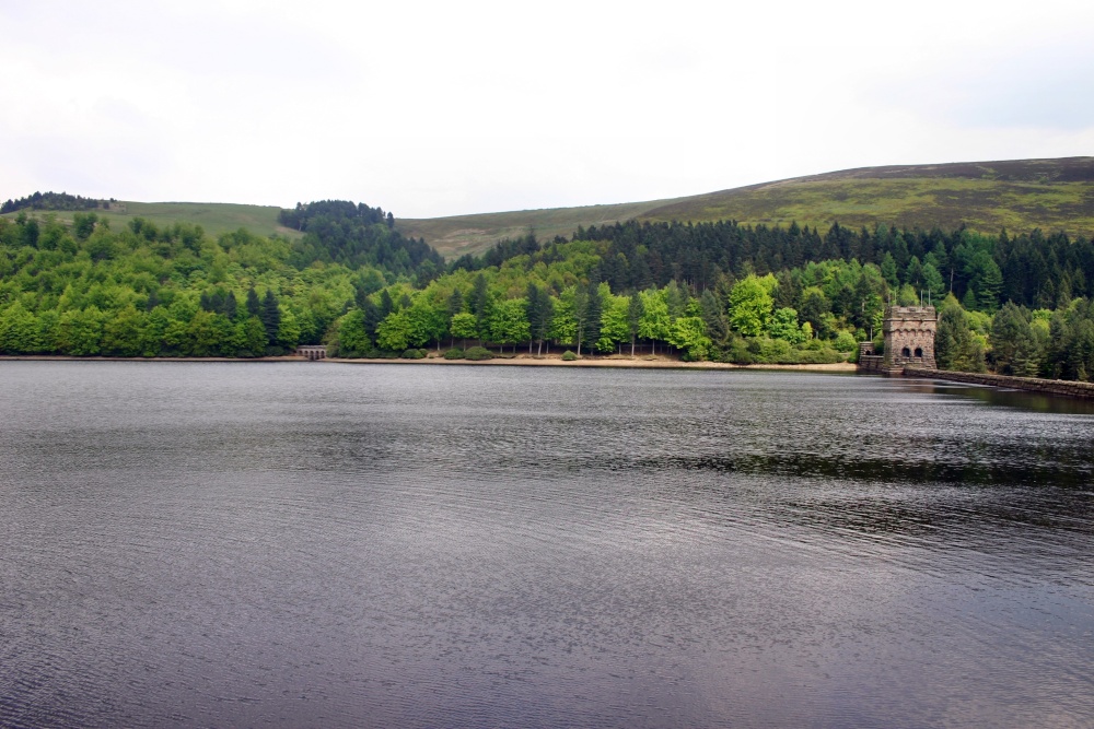 Derwent Reservoir April 2008