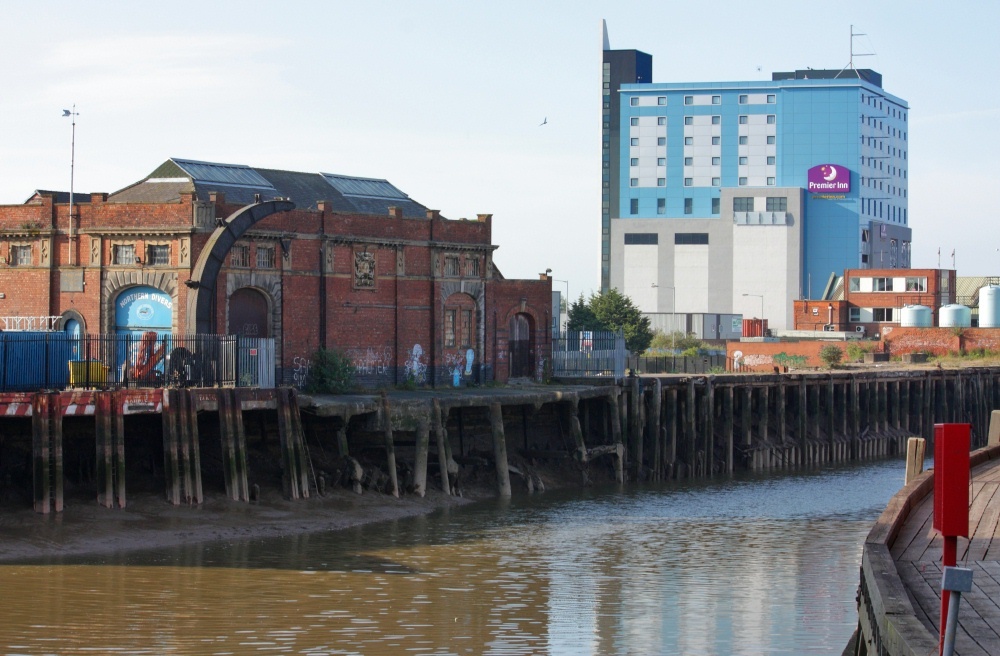 River Hull and new eyesore