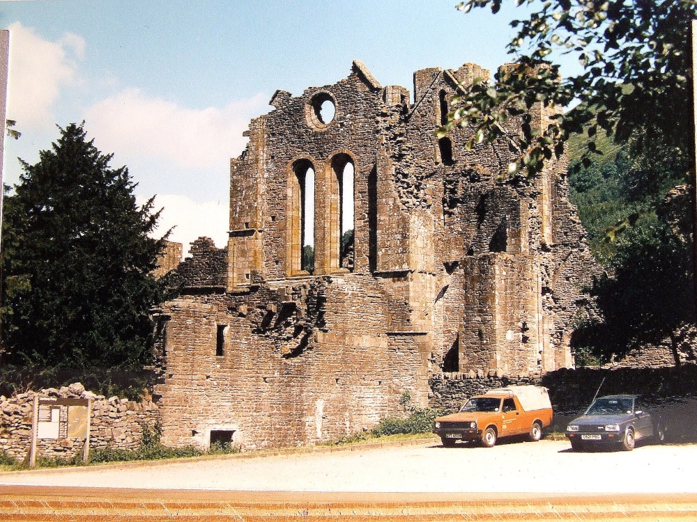 Llanthony priory