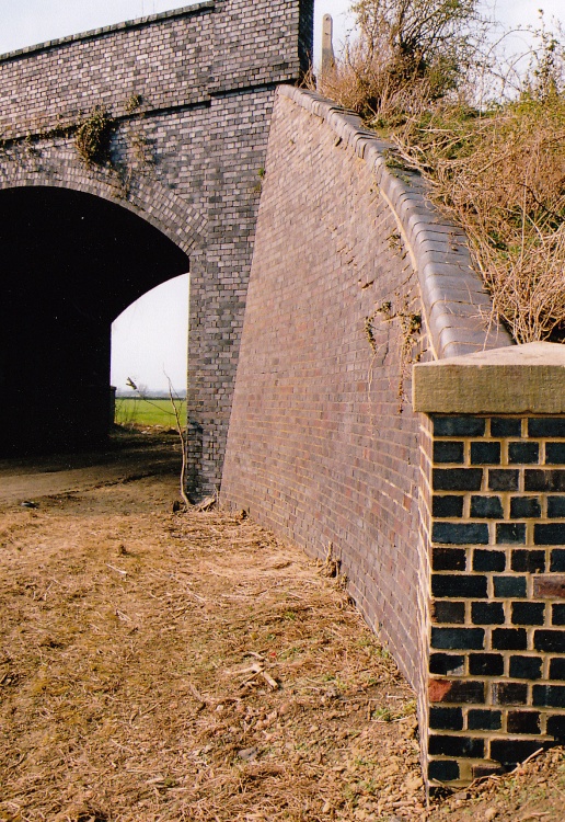 Great Central Railway Bridge across Farm track near Flecknoe