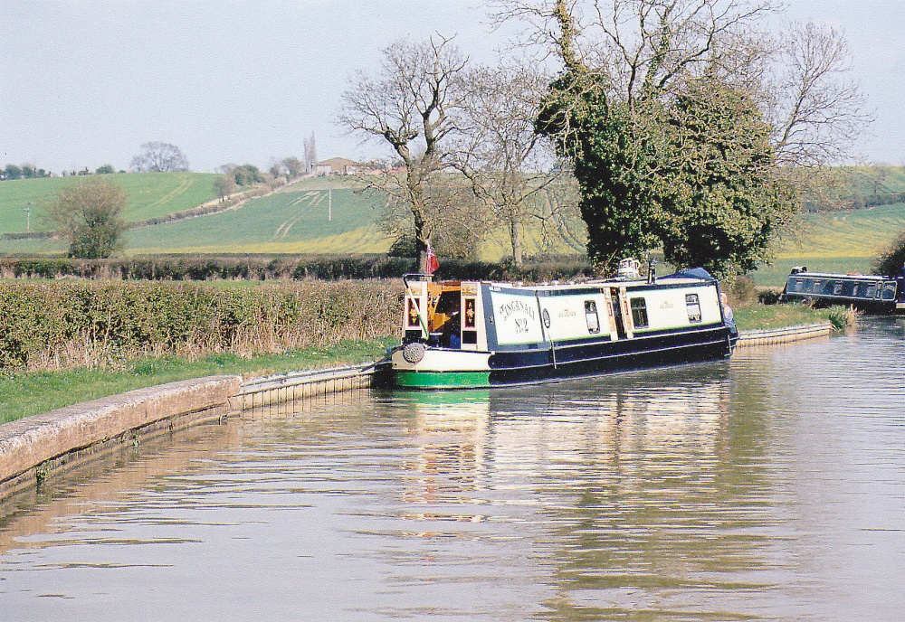 Along the Oxford Canal between bridges 101 and 102