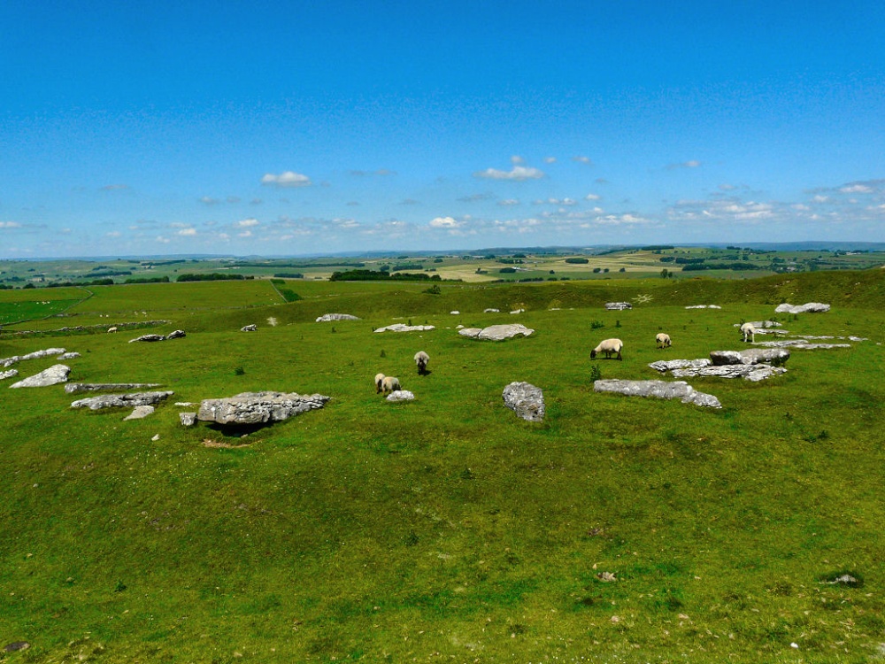 Arbor Low Stone Circle photo by Kevin Tebbutt