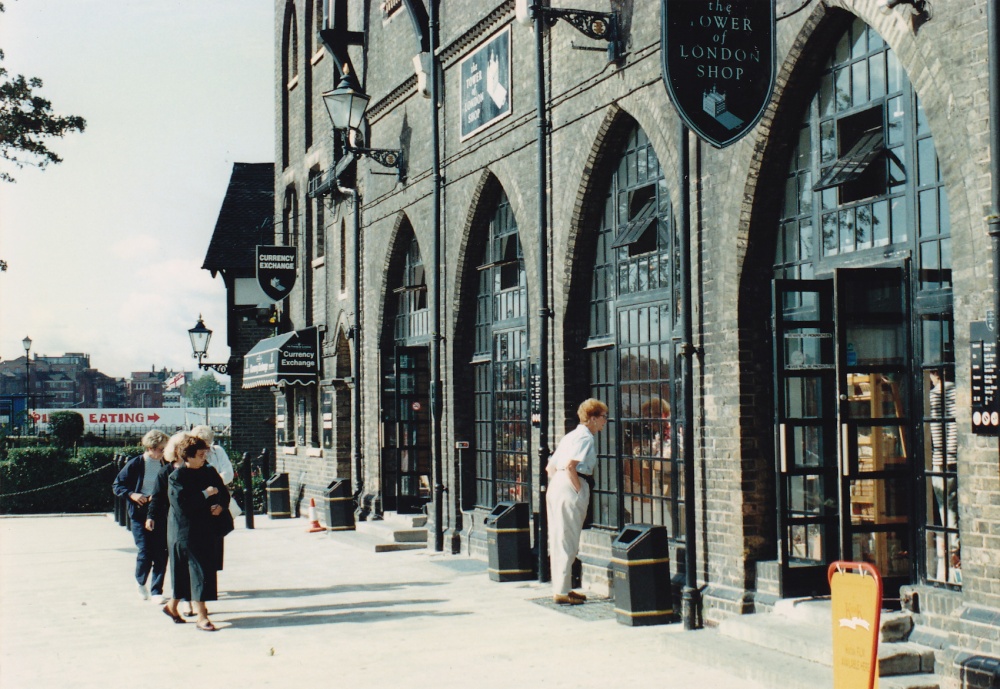 Tower of London shops