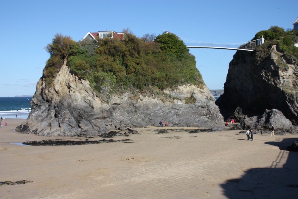 A closer view of the Island House