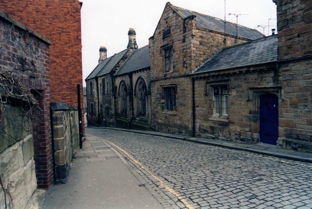 Leading to Palace Green