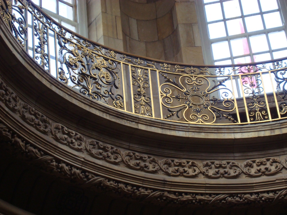 Openwork fencing under a dome of the Great Hall.