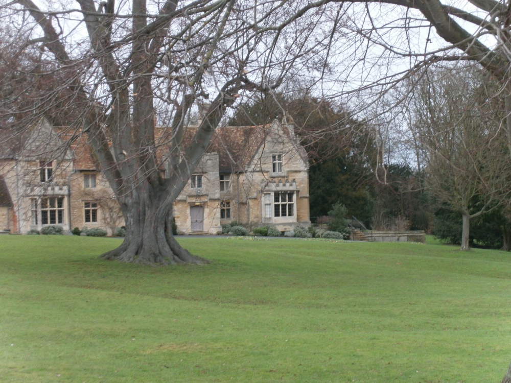 RUSHDEN HALL PARK