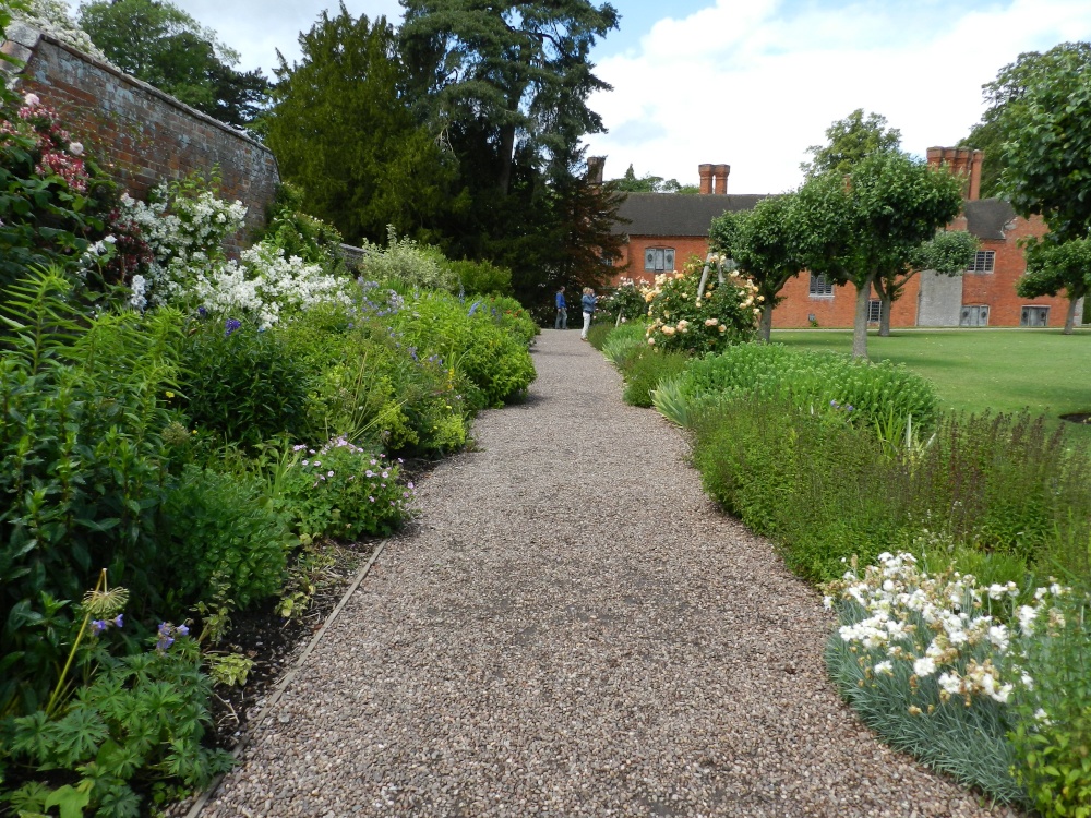 Baddesley Clinton June 2011