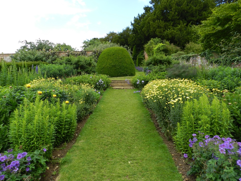 Upton House and Garden June 2011 photo by Cees Zeelenberg