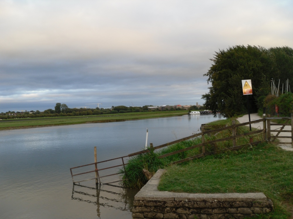 Oxford, the River Thames (Isis) and the meadow