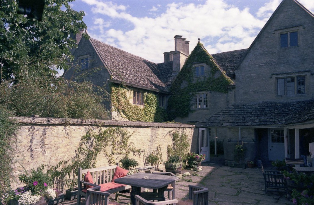 Photograph of Kelmscott Manor