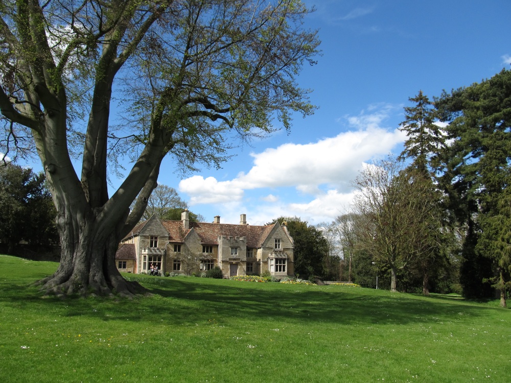 Rushden Hall Park