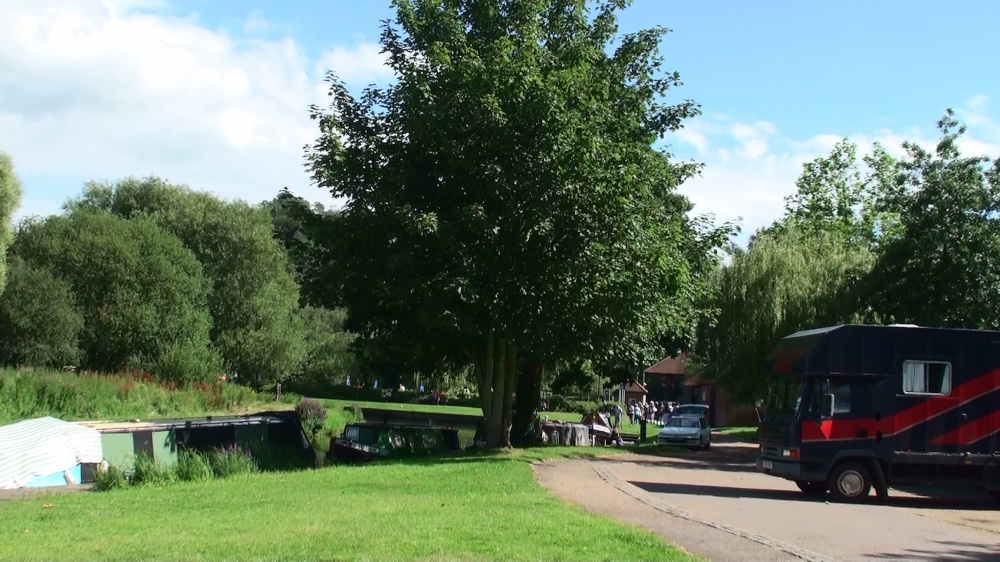 Alongside the River Wey near Guildford