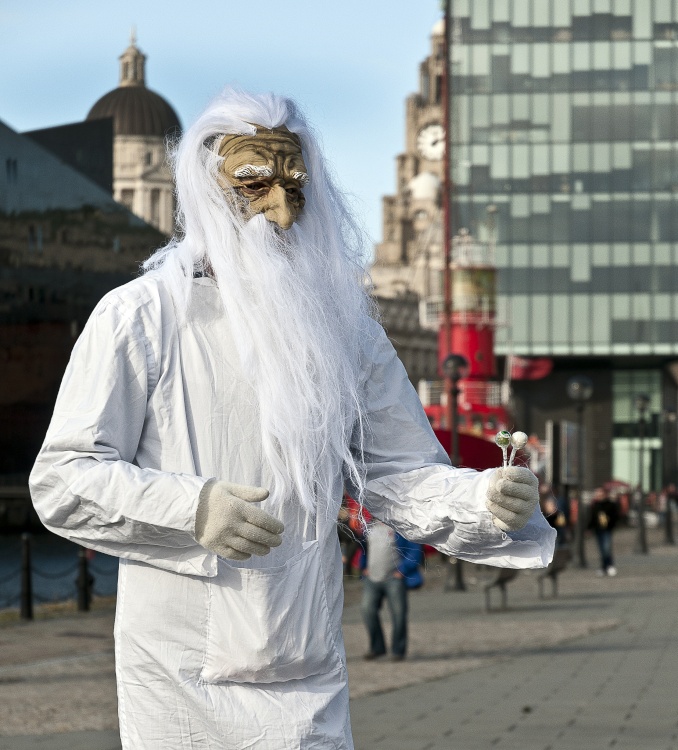 Street Entertainer, Albert Dock entrance, Liverpool.