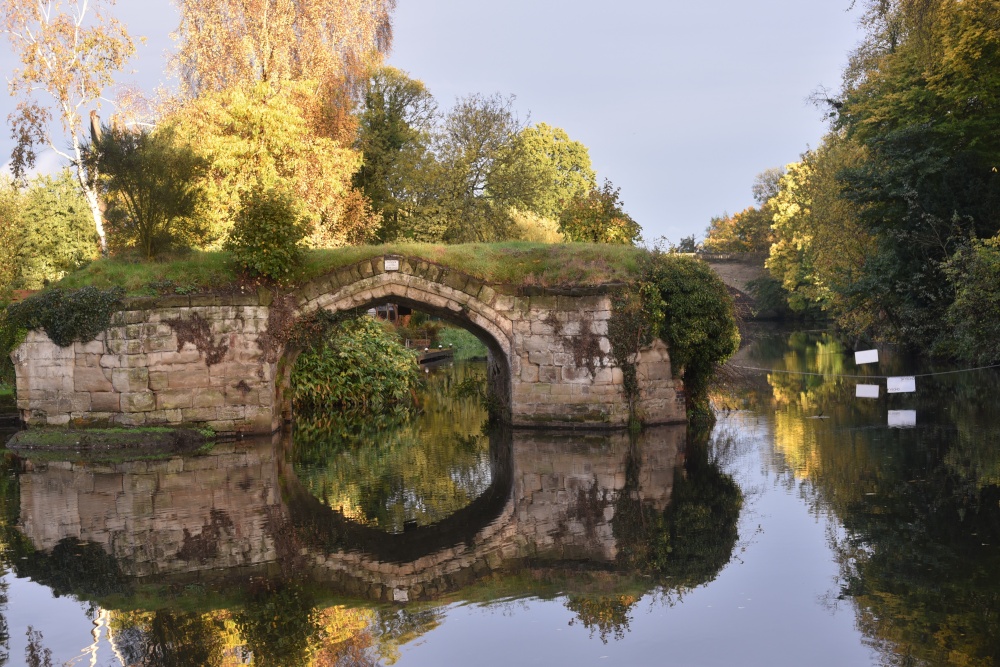 River Avon next to the castle walls