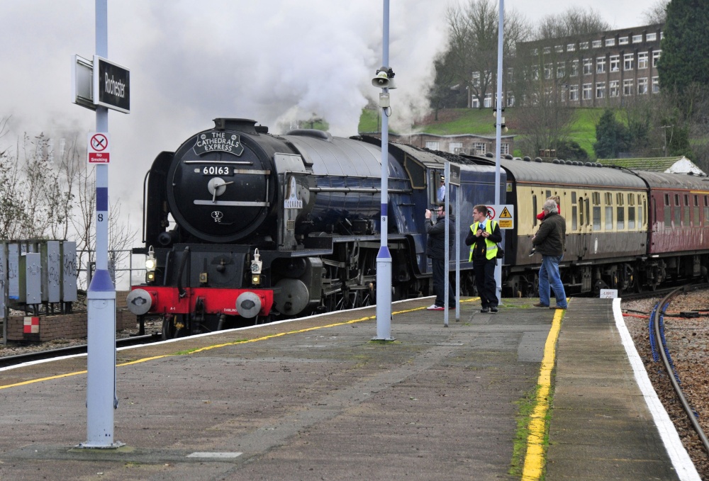 Tornado approaches Rochester Station