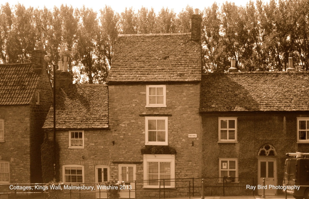 Cottages, Kings Wall, Malmesbury, Wiltshire 2013