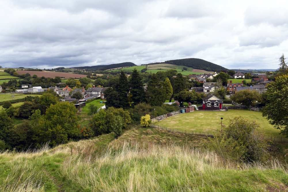 Clun town