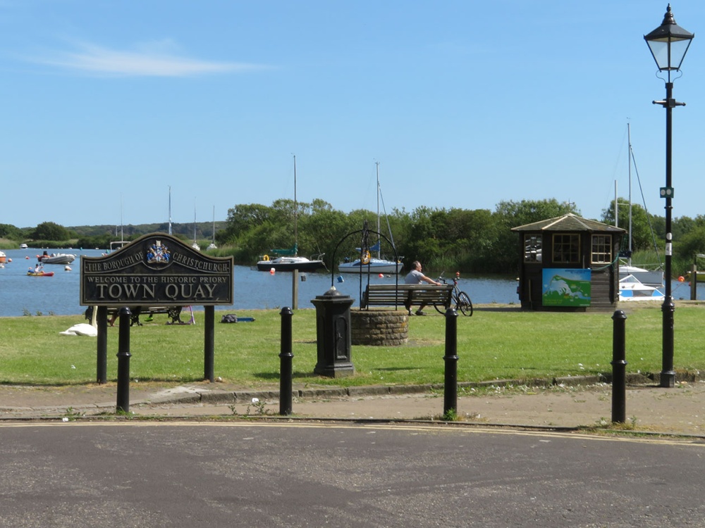 River scene at Town Quay in Christchurch