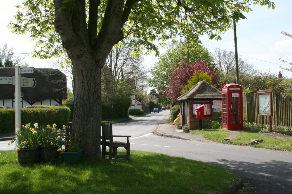 The village centre in West Hagbourne (2)