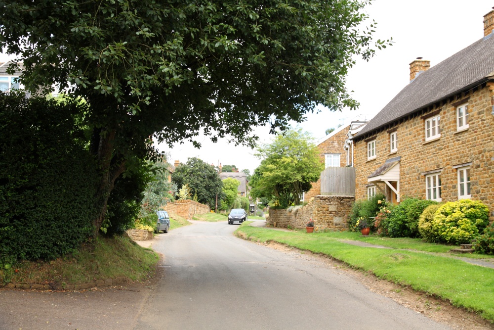 The road through Horley