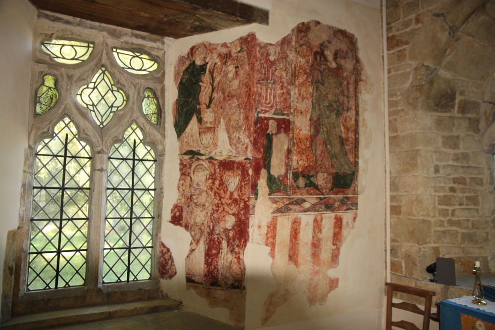 Photograph of Wall paintings on a window jamb of The Church of St. Peter ad Vincula in South Newington