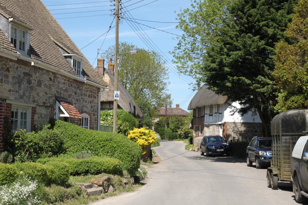 Photograph of The pretty little village of Ogbourne St. Andrew